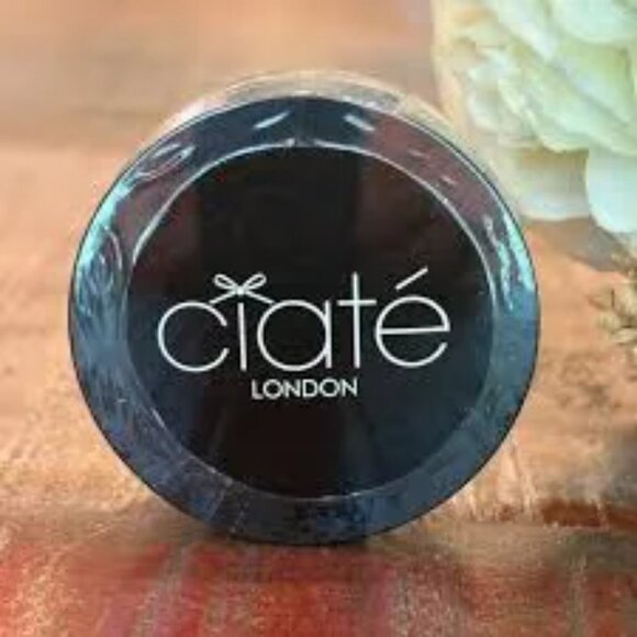 CIATE LONDON Extraordinary Translucent Setting Powder in “Honey” (NEW & SEALED!) - Picture 2 of 4